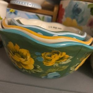 Pioneer woman rose shadow measuring cups